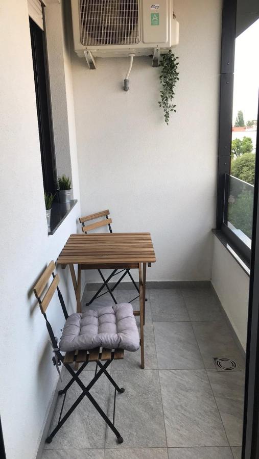 Tesla 70 Apartment With Secure Parking In The Garage Novi Sad Eksteriør bilde